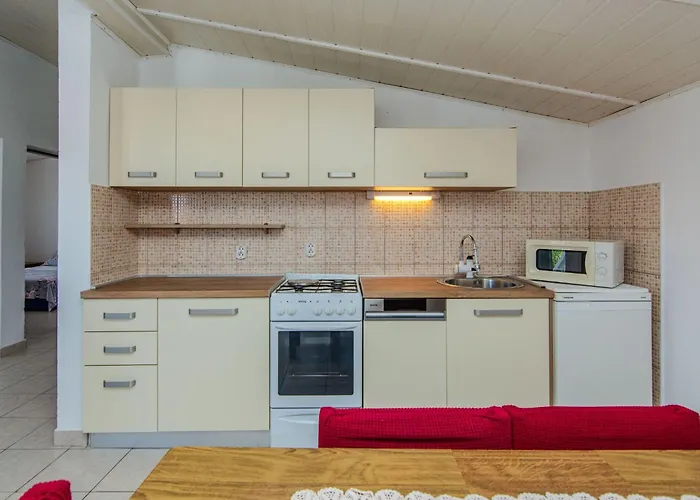 Vukosavljevic By Interhome Vir