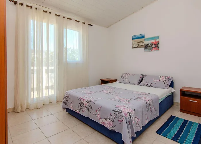 Vukosavljevic By Interhome * Vir