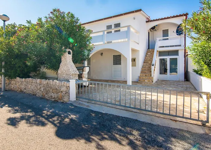 Vukosavljevic By Interhome Apartman